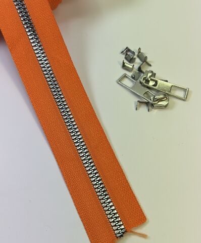 Çanta Fermuar T-6 Kemik Turuncu-Gümüş 1mt (2 Adet Fermuar Ucu ve 4 Adet Metal Stop Hediye)