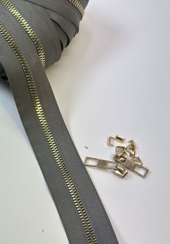 Çanta Fermuar T-6 Kemik Füme-Gold 1mt (2 Adet Fermuar Ucu ve 4 Adet Metal Stop Hediye)