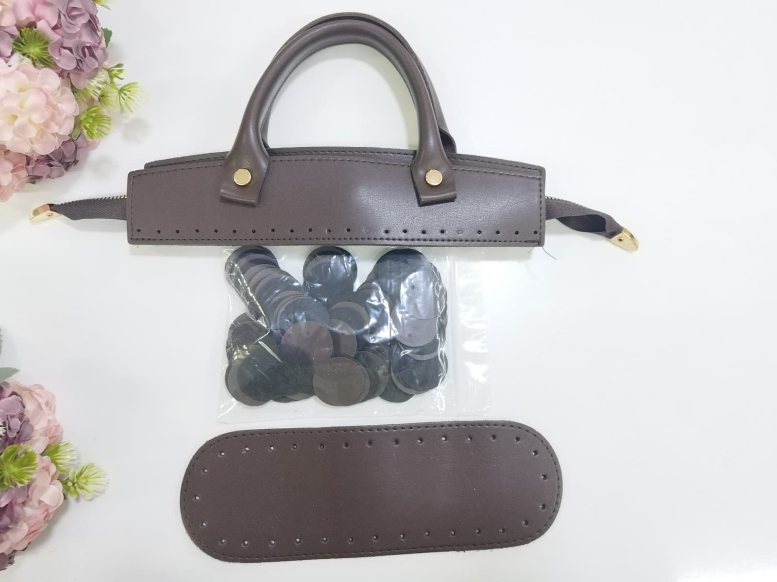 Suni Deri Pullu 25cm Fermuarlı Tutmaçlı Çanta Seti Kahve